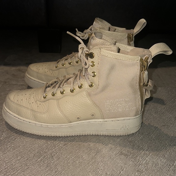 Air Force One SF Mid - Picture 3 of 11